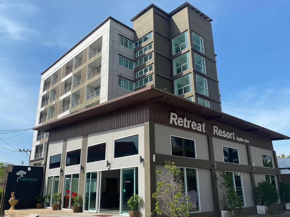 Retreat by the tree Hotel in Pattaya City