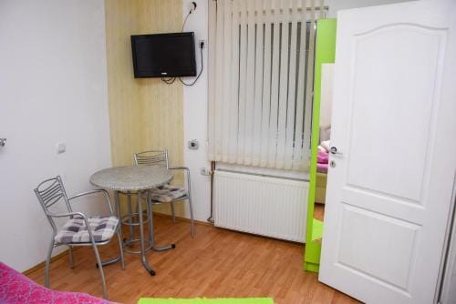 Guest House Ceca Hotel in Timiș County