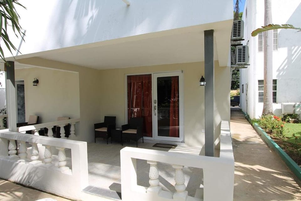 Sand and Blue Seas Hotel in Negril