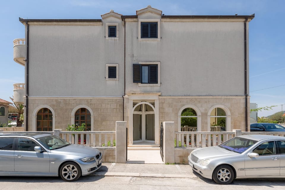 Royal Luxury Apartments Hotel in Split