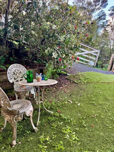 Sandy Toes & Netflix Nights, Relaxing Auckland Retreat Hotel in Auckland