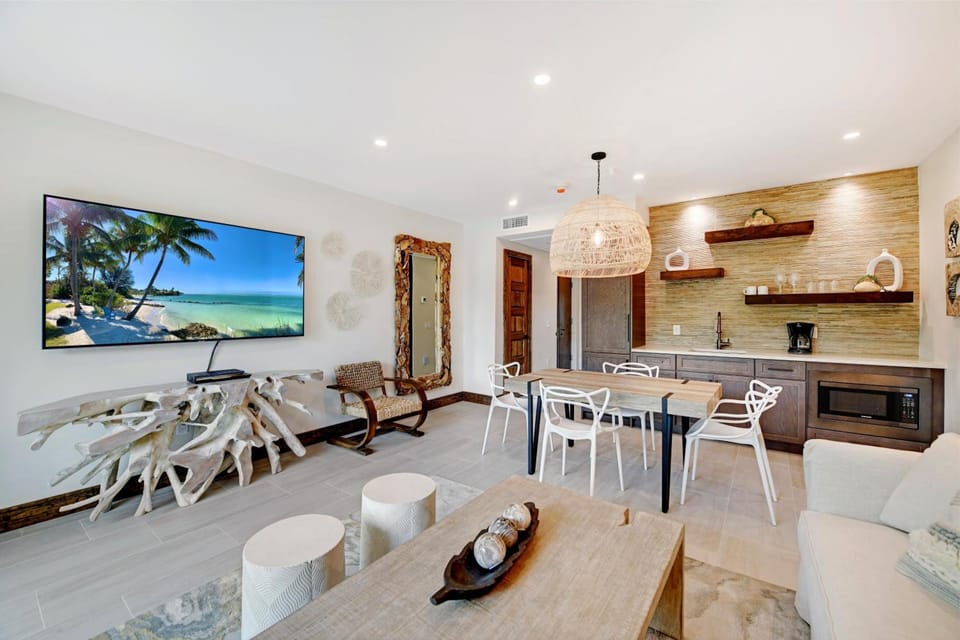 Bali Hai Beach Resort Hotel in Holmes Beach