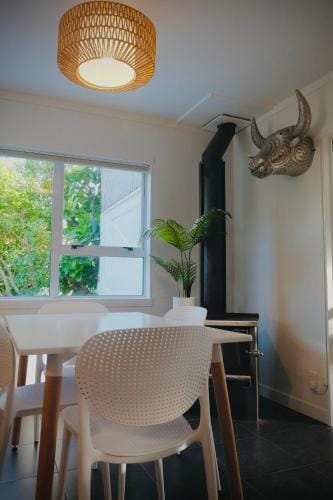Aotearoa Surf Lodge Hotel in Auckland Region