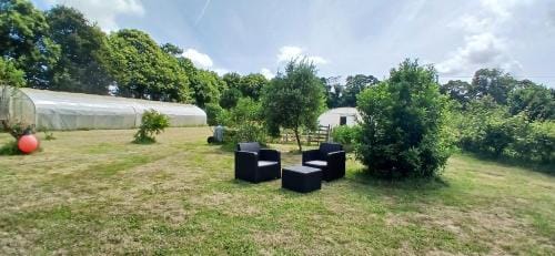 Chambre paisible avec jardin a la campagne en Finistere sud Hotel in Finistere