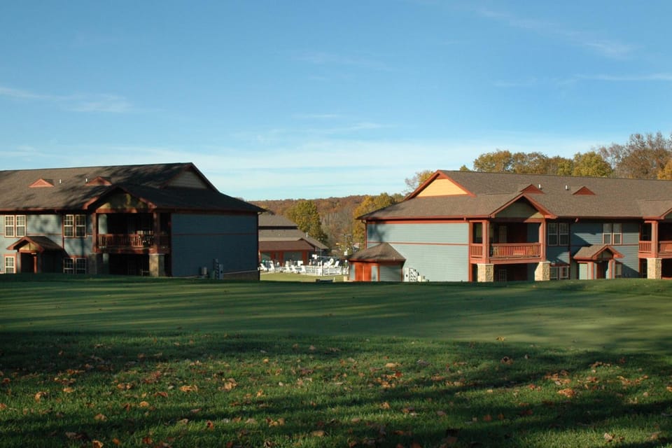 Salt Creek Golf Retreat Hotel in Indiana