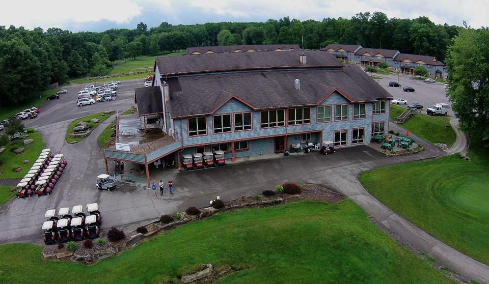 Salt Creek Golf Retreat Hotel in Indiana