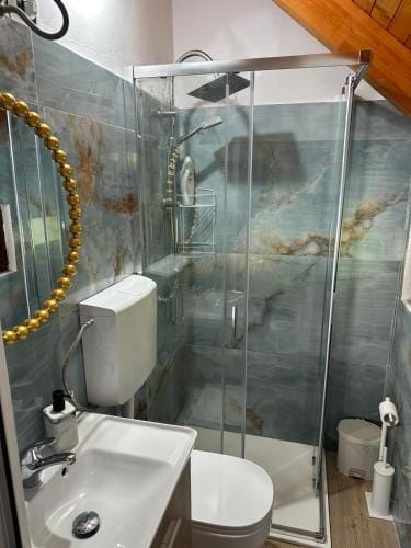 Bujtina OKOLI Hotel in Montenegro