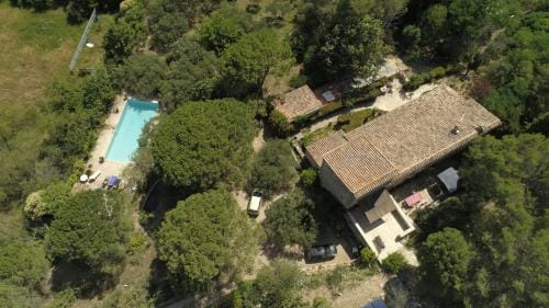 MAS Le Pigeonnier Hotel in Nimes