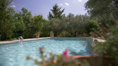 MAS Le Pigeonnier Hotel in Nimes