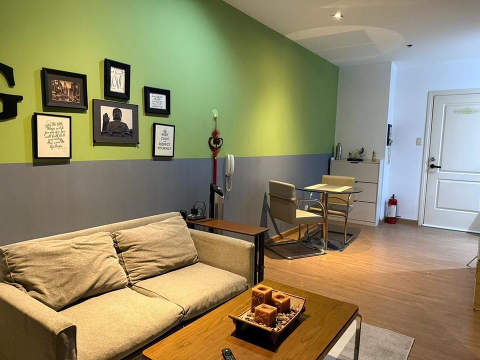 One Bedroom with Balcony City view Hotel in Makati