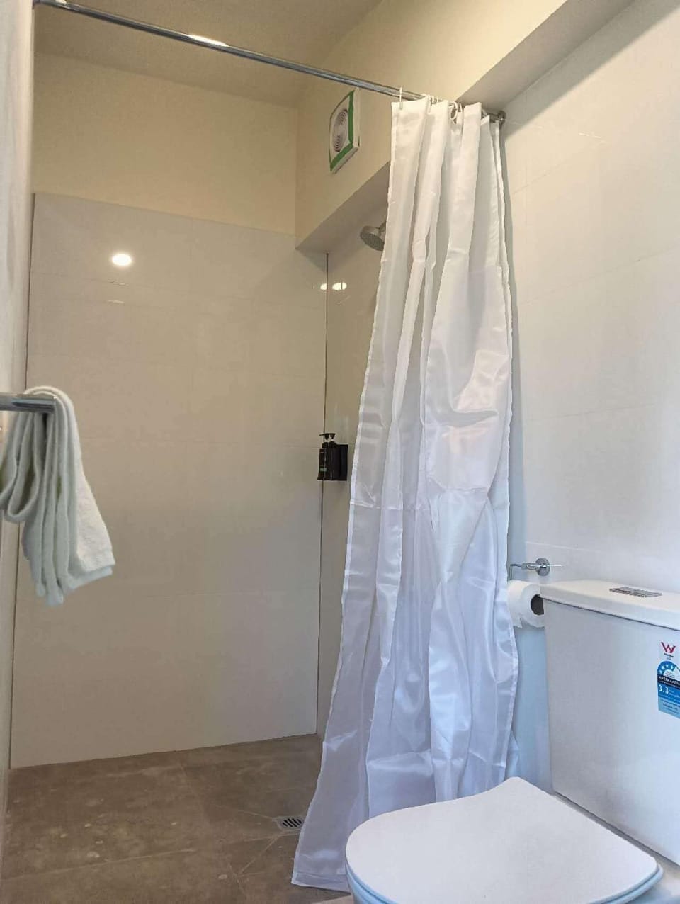 2 double and 1 sofa beds chalet 7C Hotel in Rotorua