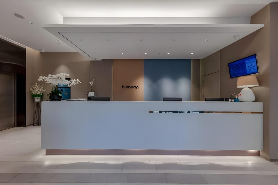 Home Inn Neo Zhenjiang Railway Station Zhongshan Bridge RT-Mart Hotel in Jiangsu