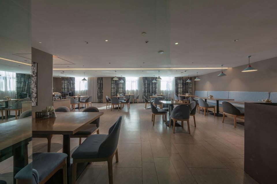 Home Inn Neo Zhenjiang Railway Station Zhongshan Bridge RT-Mart Hotel in Jiangsu