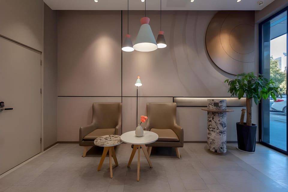 Home Inn Neo Zhenjiang Railway Station Zhongshan Bridge RT-Mart Hotel in Jiangsu