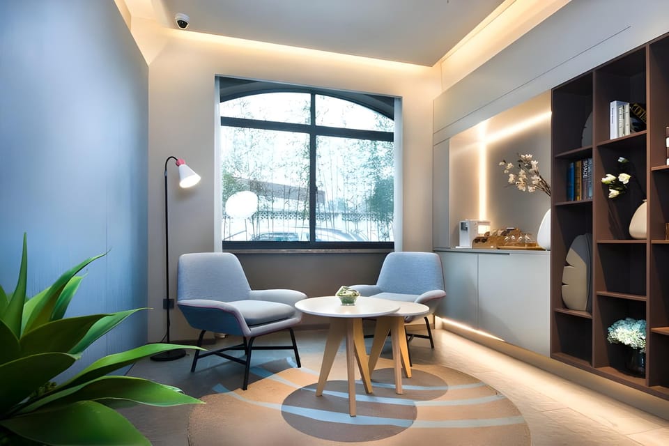 Home Inn Neo Jinan Daming Lake Railway Station Chaoran Tower Hotel in Shandong