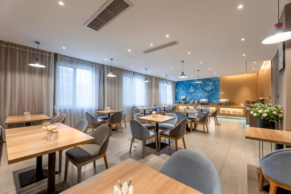 Home Inn Neo Lianyungang Donghai Niushan North Road Crystal City Pedestrian Street Hotel in Jiangsu