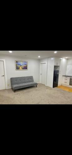 Botany Holiday Home Hotel in Auckland