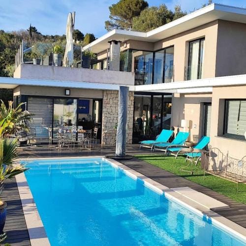 Rare CHAMBRE D'HOTES avec Petit Dejeuner CANNES MOUGINS Hotel in Mougins