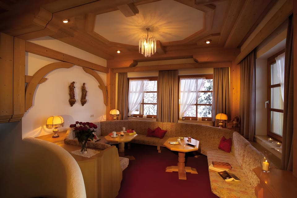 Alpine Lifestyle Berghotel Madlener Hotel in Fontanella