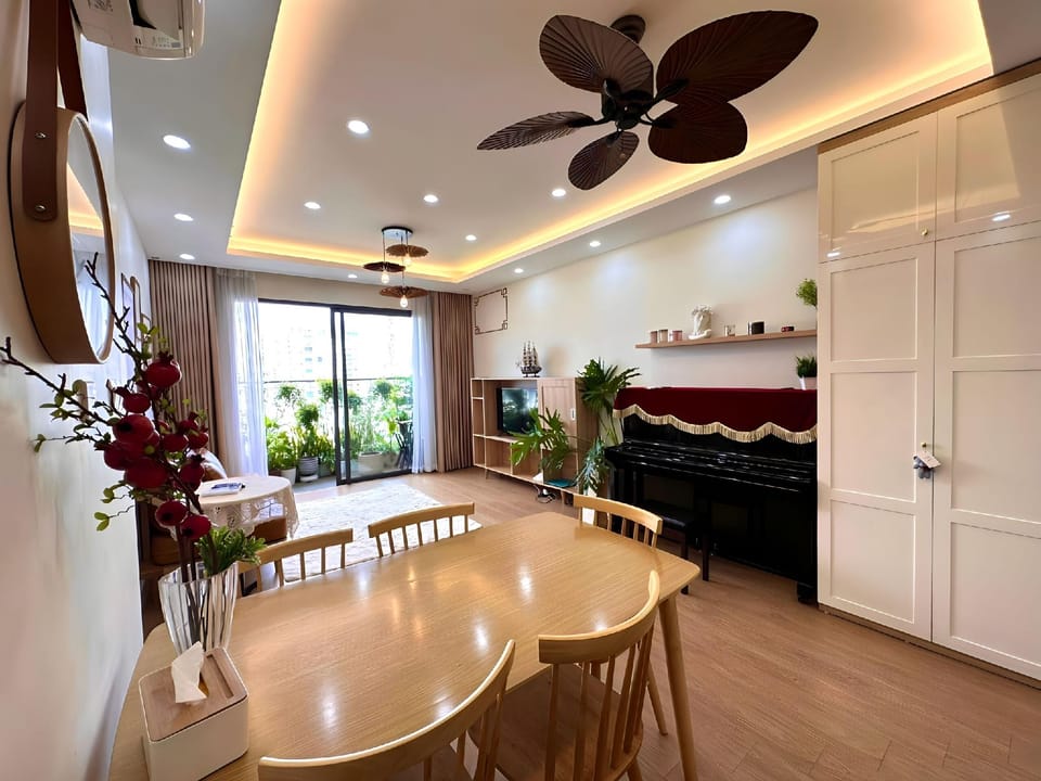 Vinhomes D'Capitale - Quylodge Hotel in Laos