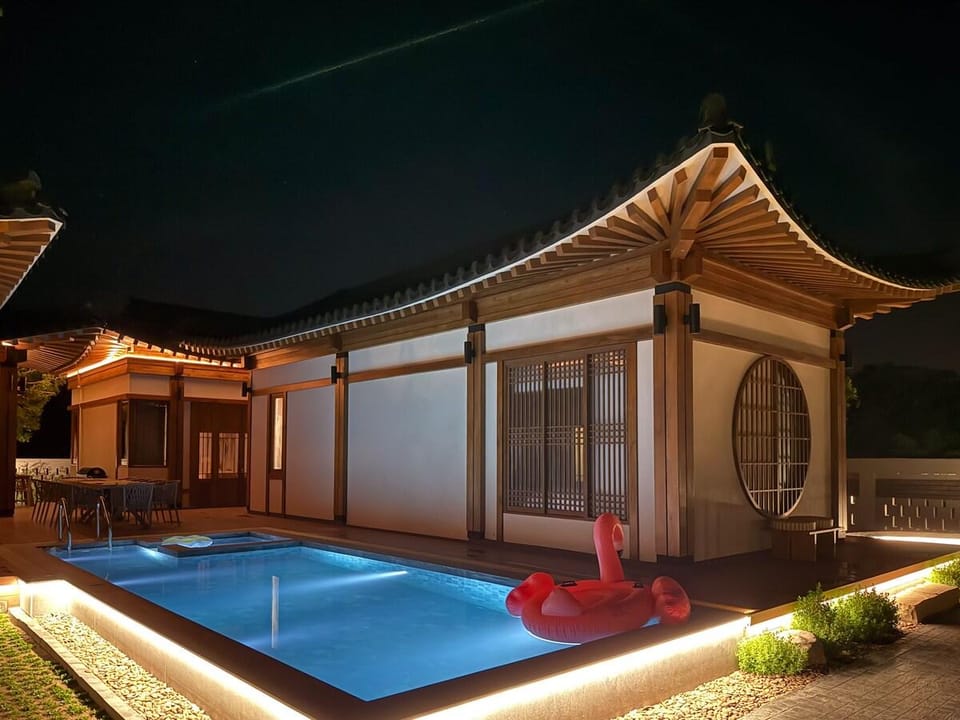Private pool