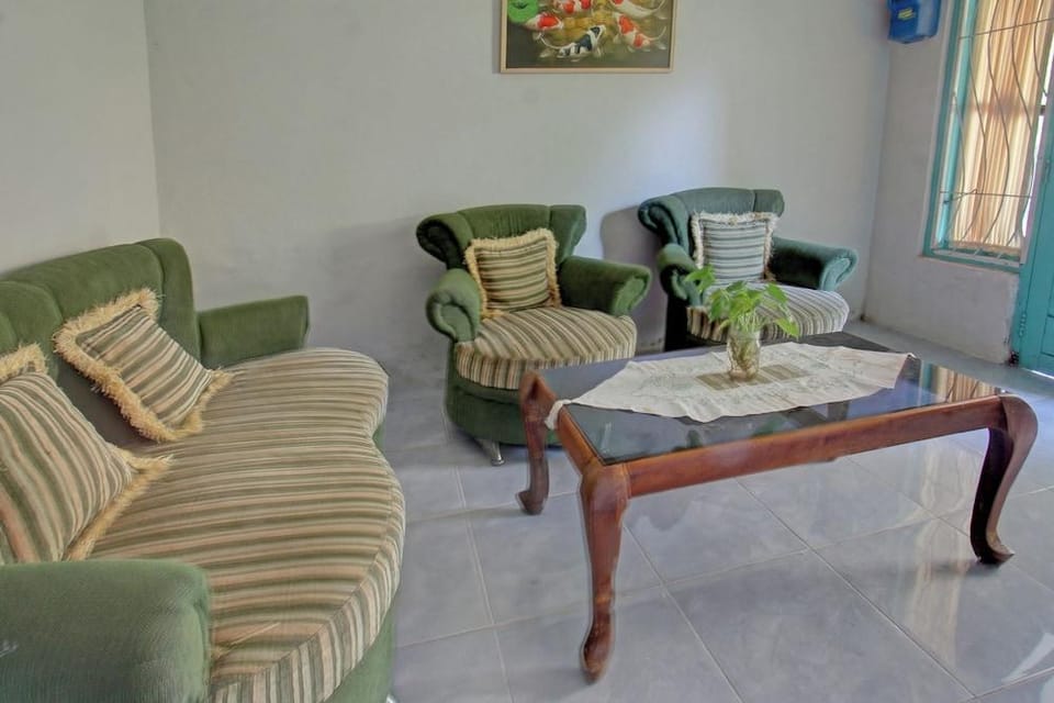 OYO 92825 Kamar Lombok Hotel in Marga