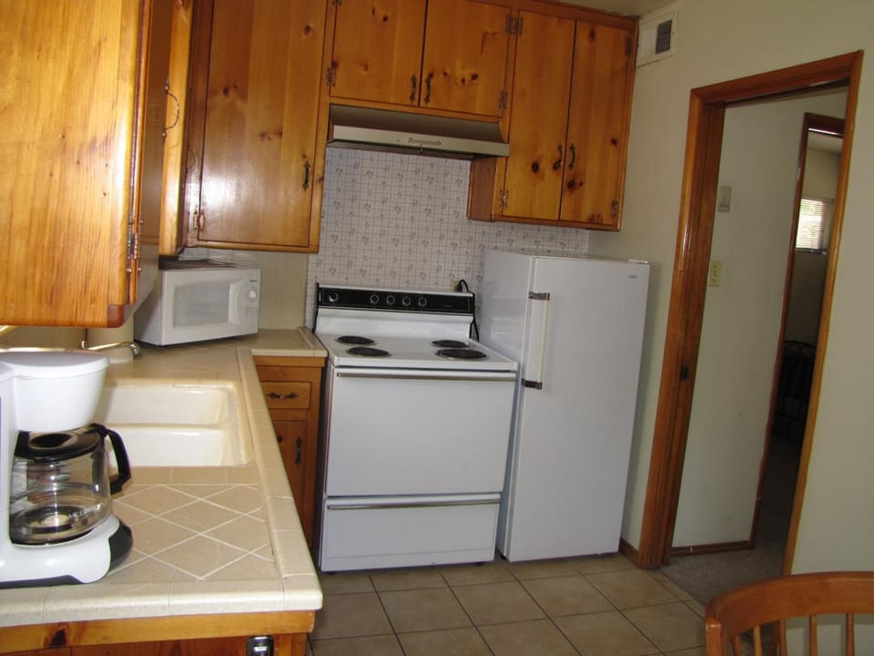 Kern Riverfront Lodge Inn in Kernville