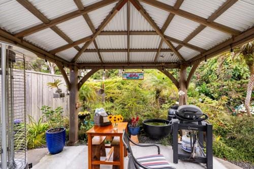 The Alala at Stained Glass Cottages Hotel in Volcano