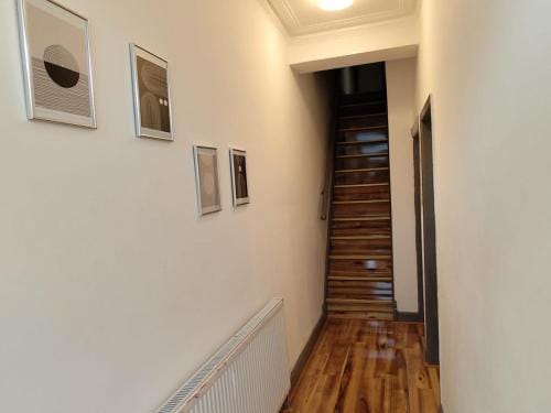 Double-Bedroom in the Heart of Harpurhey Manchester A3 Perfect for Short Stays Hotel in Manchester