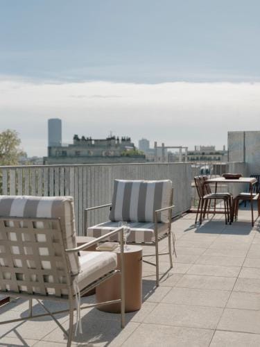 Edgar Suites - Eglise Hotel in Paris