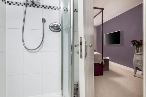 The Set Room Hotel in Wycombe District
