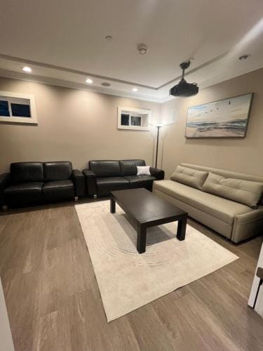 3Bed 2Bath Steam Sauna Retreat! Family friendly! Hotel in Vancouver