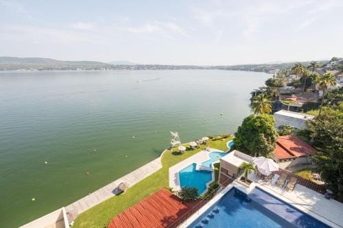 Comoda Habitacion en Hotel con Vista al Lago, Tequesquitengo Hotel in Tequesquitengo