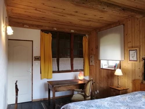 Chambre tranquille avec salle de bain privative Hotel in Auvergne-Rhône-Alpes