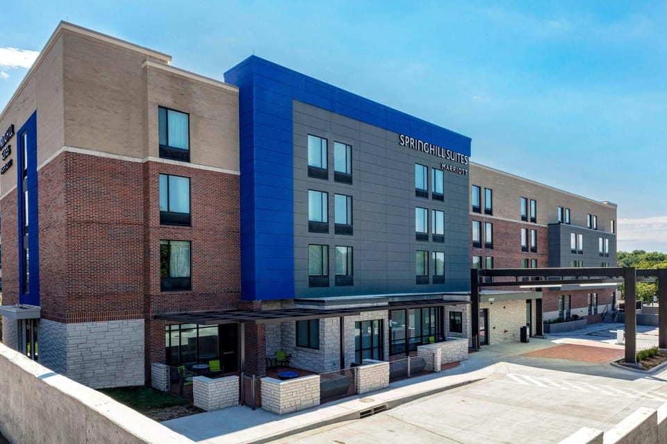 SpringHill Suites by Marriott Kansas City Plaza Hotel in West Plaza