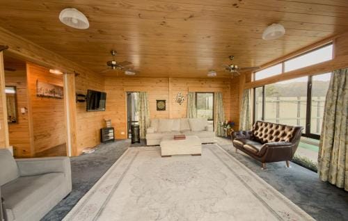 The Wood House Hotel in Waikato