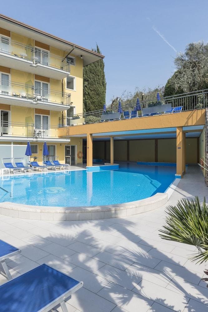 Drago Suites Hotel in Brenzone sul Garda
