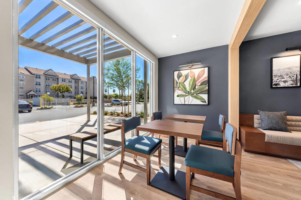 Everhome Suites San Bernardino - Loma Linda Hotel in Loma Linda