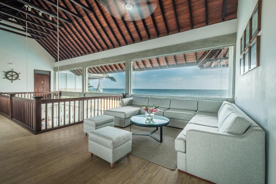 Shared lounge/TV area