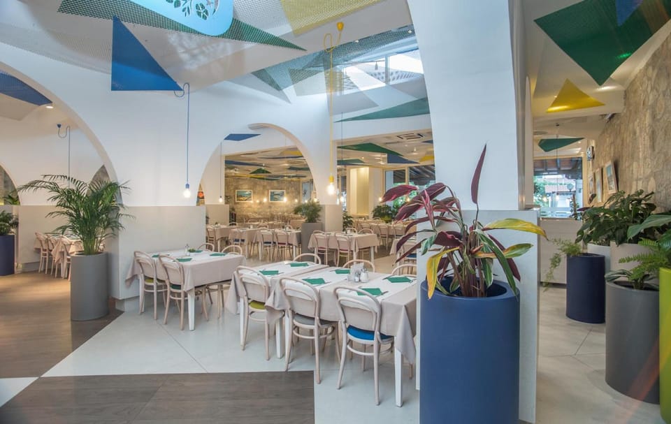 Hotel Slovenska Plaza Hotel in Budva