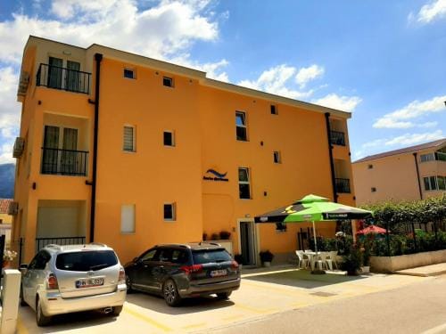 Apartments Sunrise Hotel in Dubrovnik-Neretva County