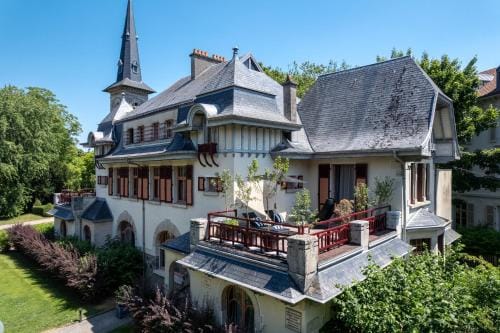 Les Villas du Parc - Chambres d'hotes AMBROISE & GERMAINE - Meuble 5 etoiles VILLA MARIE 2 a 5 chamb Hotel in Vosges