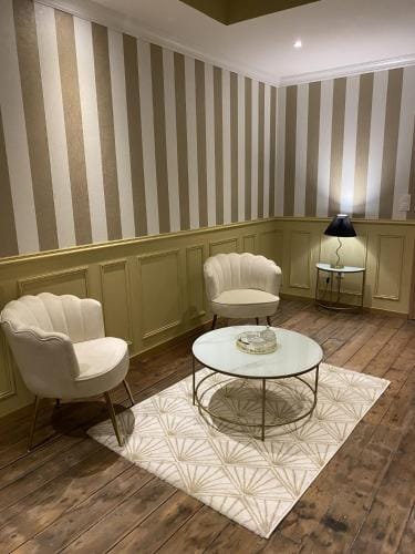 La suite Isabelle de Luxembourg & Spa Hotel in Béthune