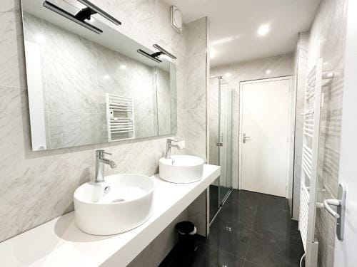 COLIVING - WIFI - TV - Proche TRAM - L'ESCALE PARTAGEE Hotel in Brest