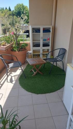 Belle chambre avec terrasse Hotel in La Ciotat