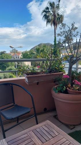 Belle chambre avec terrasse Hotel in La Ciotat