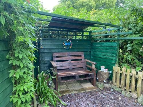 Avalon Retreat Cabin Hotel in Glastonbury