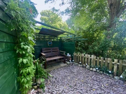 Avalon Retreat Cabin Hotel in Glastonbury