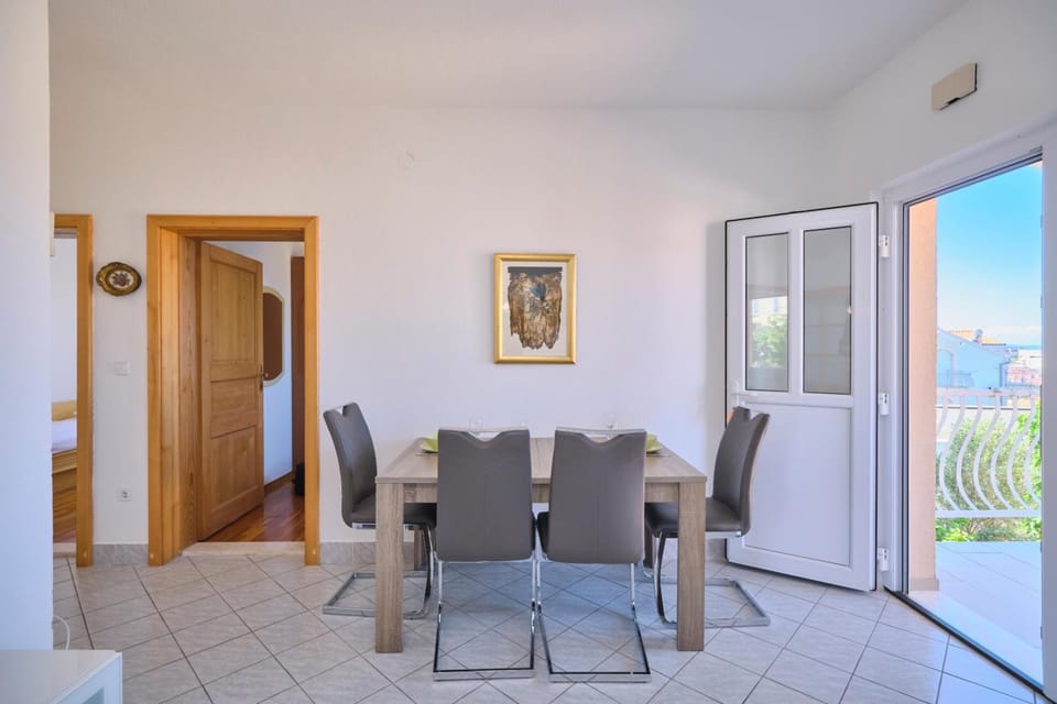 Apartments Meri by Litto Hotel in Okrug Gornji