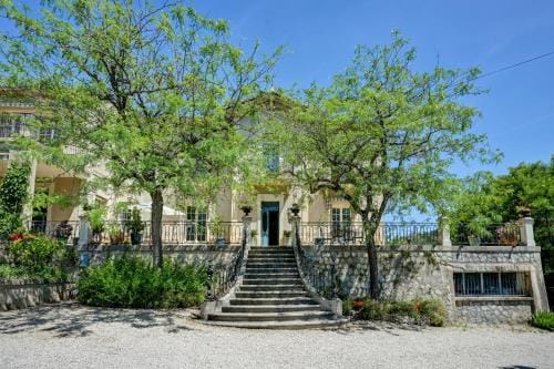 Chambres d'hotes - Nimes - Villa des roses Hotel in Nimes